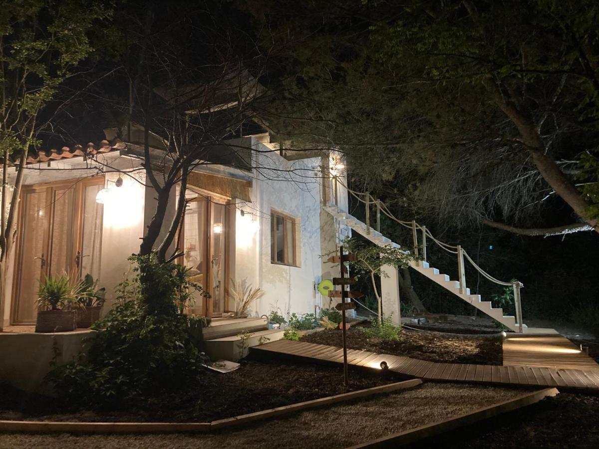Nuitees Bohemes Bed & Breakfast Gajan  Ngoại thất bức ảnh