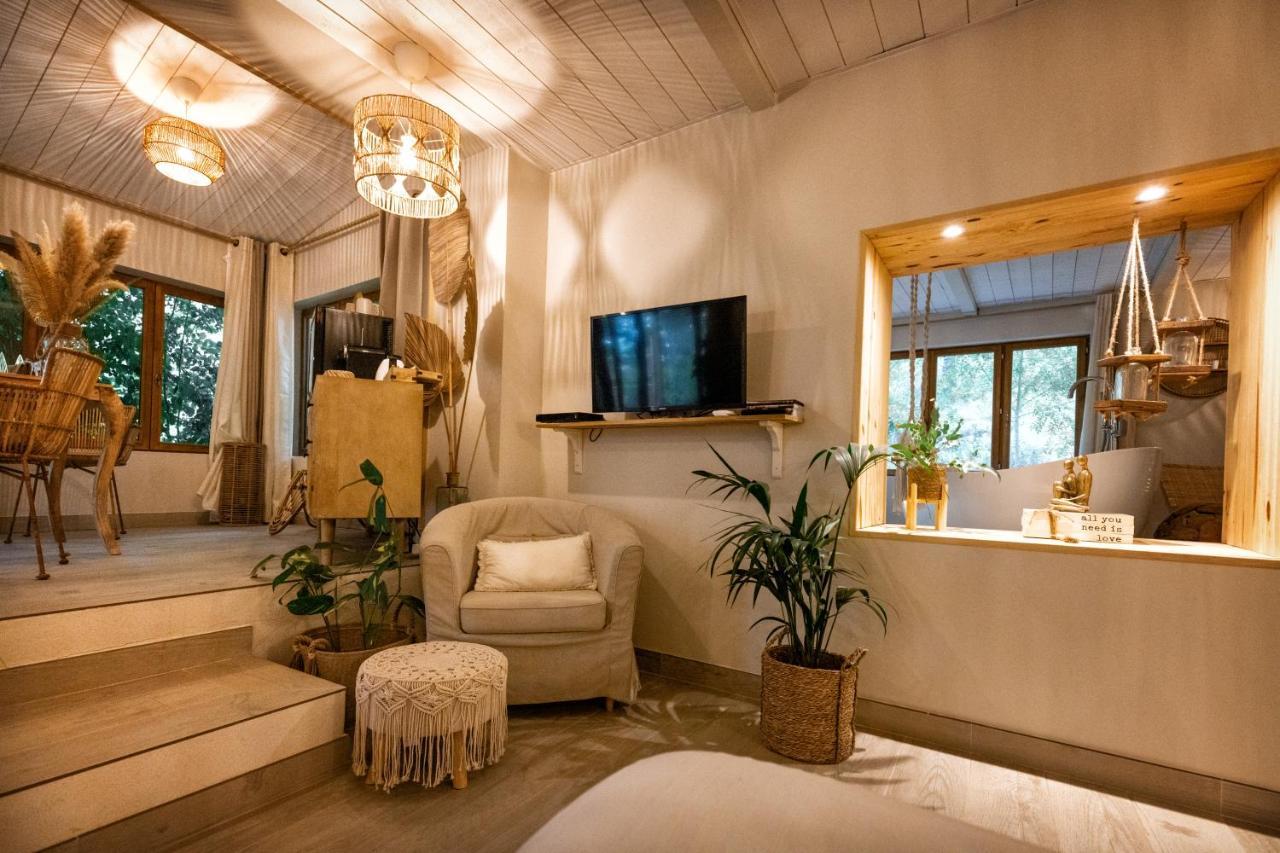 Nuitees Bohemes Bed & Breakfast Gajan  Ngoại thất bức ảnh